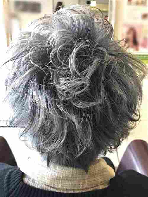 記事【【シルバーアッシュ】髪質改善でブリーチ毛にパーマをプラス】のサムネイル画像