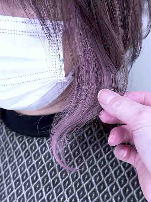 記事【【脱白髪染め】イヤリングカラー×ラベンダーピンク×ブリーチ１回 ※動画有】のサムネイル画像