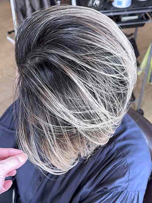 記事【【本当にプリン伸びてる？】脱白髪染めバレイヤージュ４ヶ月２週間後の状態 ※動画有】のサムネイル画像