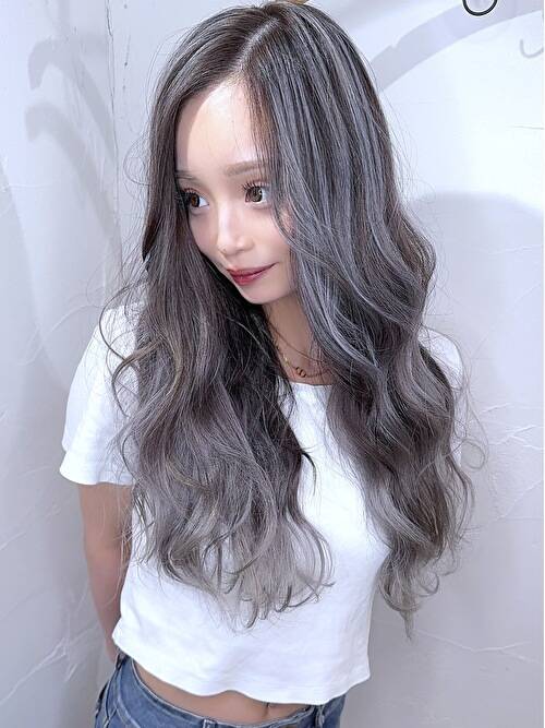 記事【【透明感・筋感バツグン】ホワイトシルバーバレイヤージュ×ブリーチ２回 ※動画有】のサムネイル画像