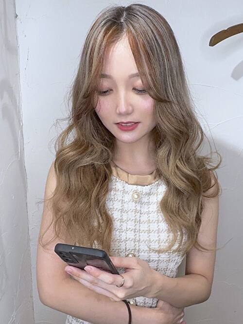 記事【【上品女子にオススメ】黒染め落とし×ミルクティベージュバレイヤージュ×ブリーチ２回 ※動画有】のサムネイル画像