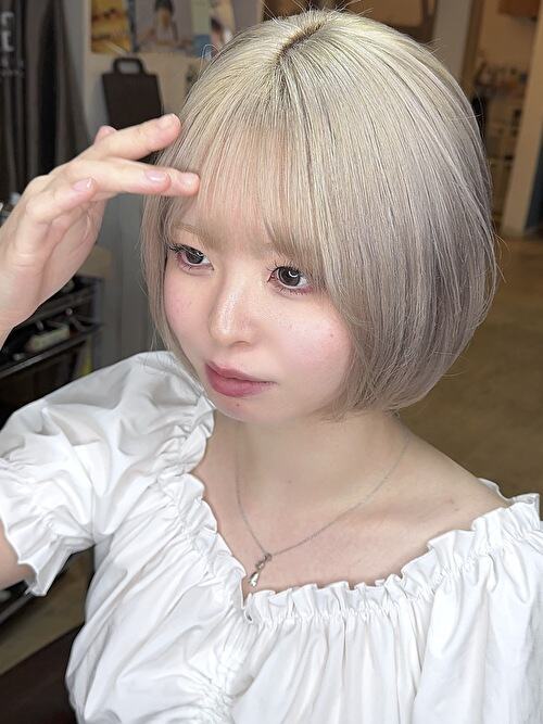 記事【【肌馴染みバツグンカラー】ホワイトミルクティグレージュ×ブリーチ３回 ※動画有】のサムネイル画像