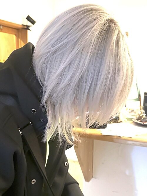 記事【【至高の白】ホワイト×ブリーチ３回 ※動画有】のサムネイル画像