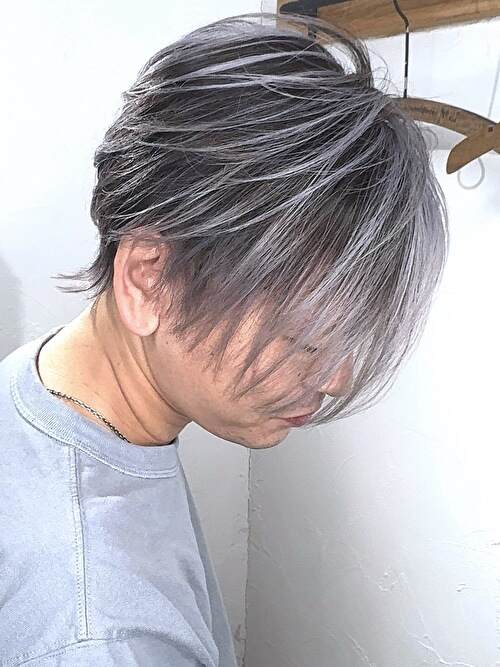 記事【【細気さんにオススメ】ホワイトシルバー×メンズバレイヤージュ×ブリーチ３回 ※動画有】のサムネイル画像