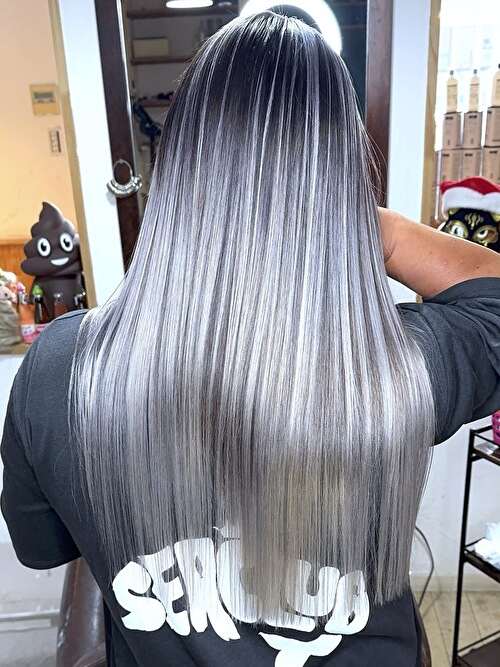 記事【【筋感×透明感】ホワイトシルバーバレイヤージュ×ブリーチ２回 ※動画有】のサムネイル画像