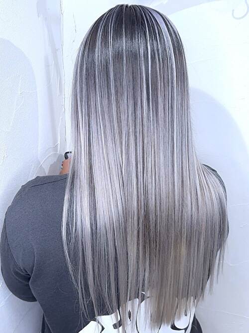 記事【【コントラスト強め】ホワイトシルバーバレイヤージュ×ブリーチ２回 ※動画有】のサムネイル画像