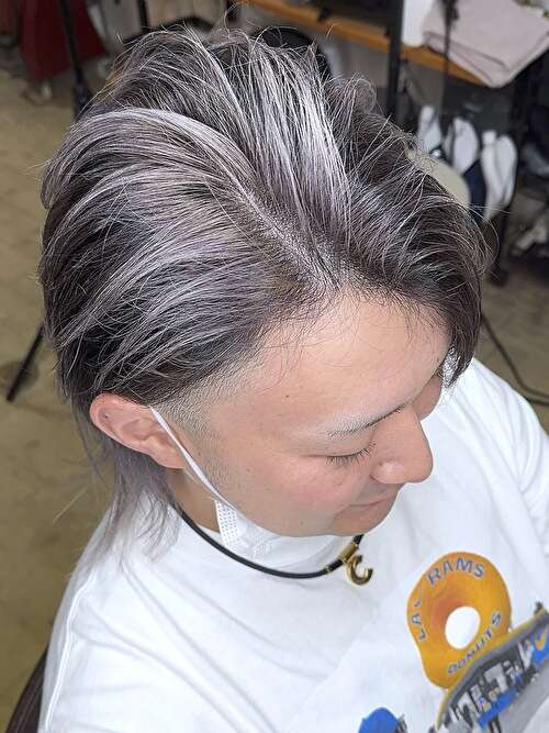 記事【【メンズオススメ】ホワイトシルバーバレイヤージュ×ブリーチ２回 ※動画有】のサムネイル画像