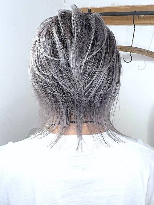 記事【【立体感バツグン】ホワイトシルバーバレイヤージュ×ブリーチ２回 ※動画有】のサムネイル画像