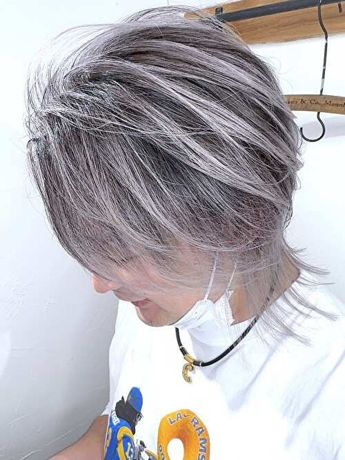 記事【【イケメン確定】ホワイトシルバーバレイヤージュ×ブリーチ２回 ※動画有】のサムネイル画像