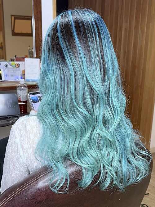 記事【【初音ミクカラー】ターコイズブルーバレイヤージュ×ブリーチ２回 ※動画有】のサムネイル画像