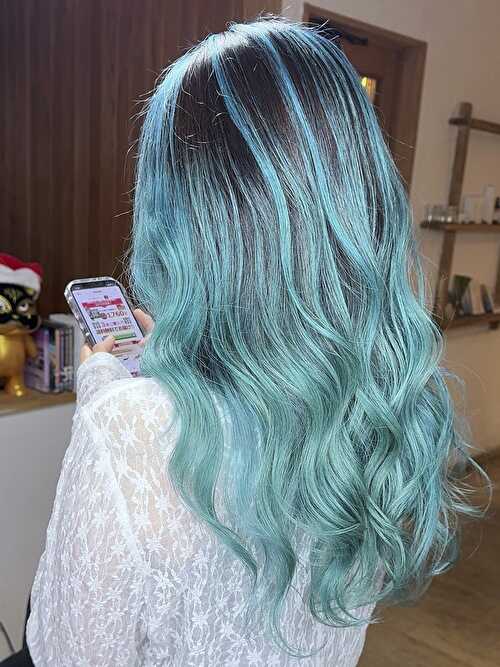 記事【【ハイブリーチ必須】ターコイズブルーバレイヤージュ×ブリーチ２回 ※動画有】のサムネイル画像