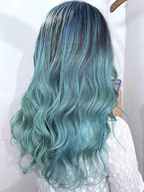 記事【【初音ミクバレイヤージュ】ターコイズブルーバレイヤージュ×ブリーチ２回 ※動画有】のサムネイル画像