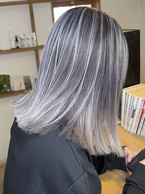 記事【【透明度MAX】ホワイトシルバーバレイヤージュ×ブリーチ２回 ※動画有】のサムネイル画像