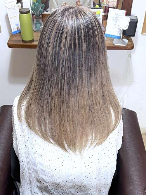 記事【【リタッチで復活】脱白髪染めバレイヤージュ×ブリーチ２回 ※動画有】のサムネイル画像