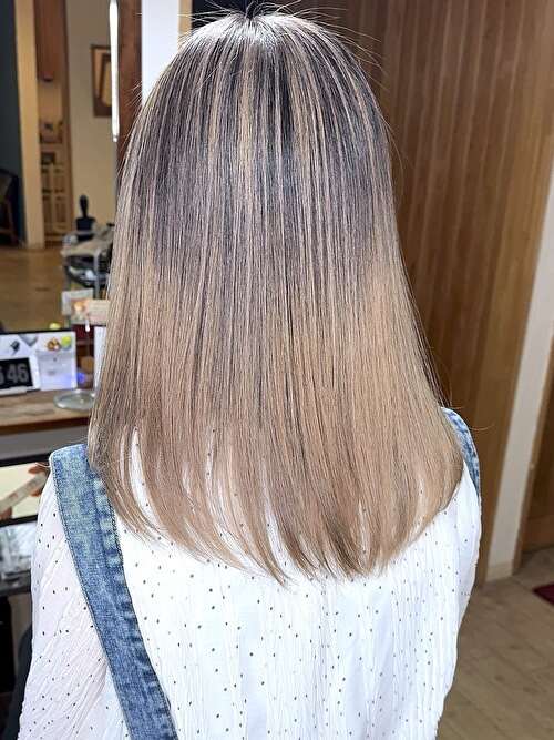 記事【【白髪撲滅】脱白髪染めバレイヤージュ×ブリーチ２回 ※動画有】のサムネイル画像