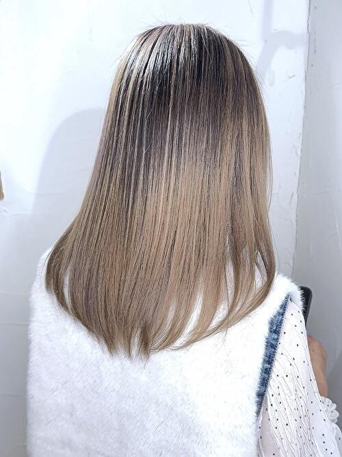 記事【【派手すぎない白髪ぼかし】脱白髪染めバレイヤージュ×ブリーチ２回 ※動画有】のサムネイル画像