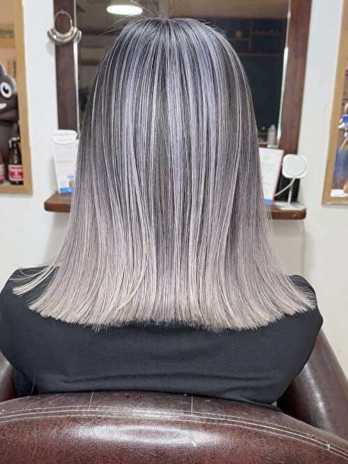 記事【【立体感強め】ホワイトシルバーバレイヤージュ×ブリーチ２回 ※動画有】のサムネイル画像