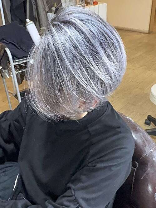記事【【完全白髪撲滅】脱白髪染めホワイトバレイヤージュ×ブリーチ３回 ※動画有】のサムネイル画像