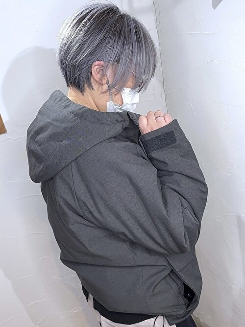 記事【【白髪が馴染むデザイン】脱白髪染めホワイトバレイヤージュ×ブリーチ３回 ※動画有】のサムネイル画像